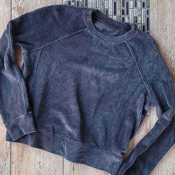 Lululemon Every Moment Crew Heathered Black Velour Size 6 Style W3CINS - Picture 1 of 11